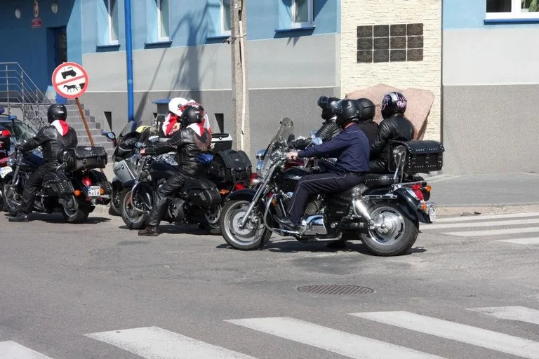 Rajd Katyński w Ostrowi Maz. (zdjęcia)