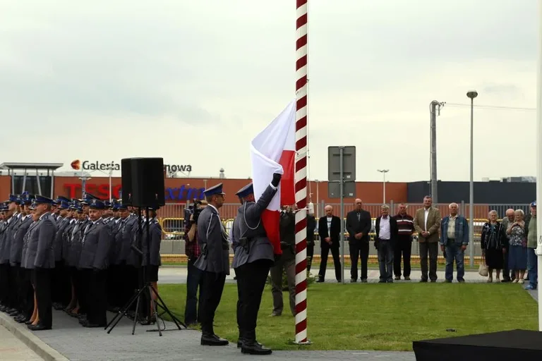 Ostrowscy policjanci odznaczeni (zdjęcia, wideo)