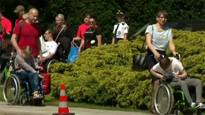 Ostrów Mazowiecka - - Zawieszamy protest po 40 dniach walki o godne życie naszyc