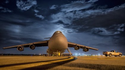 Ostrów Mazowiecka - Boeing 767 linii Blue Panorama wylądował awaryjnie na lotnis