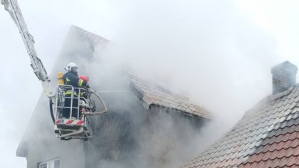 Ostrów Mazowiecka - Doszczętnie spłonął drewniany dom w miejscowości Koziki-Majd