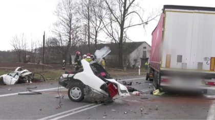 Ostrów Mazowiecka - Dwie osoby zginęły, a trzy trafiły do szpitala po wypadku, d