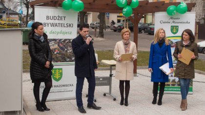 Ostrów Mazowiecka - Bibliotekę pod chmurką w Ostrowi Mazowieckiej uroczyście otw