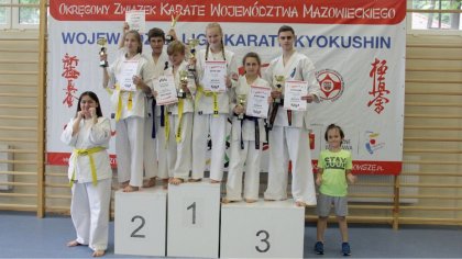 Ostrów Mazowiecka - Siedmiu zawodników Ostrowskiego Klubu Karate Kyokushinkai wz