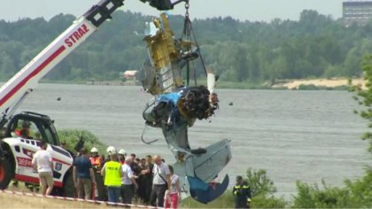 Ostrów Mazowiecka - Urząd Lotnictwa Cywilnego przerwał Płocki Piknik Lotniczy po