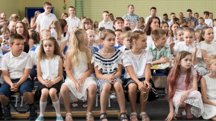 Ostrów Mazowiecka - Uczniowie Szkoły Podstawowej nr 2 imienia Papieża Jana Pawła