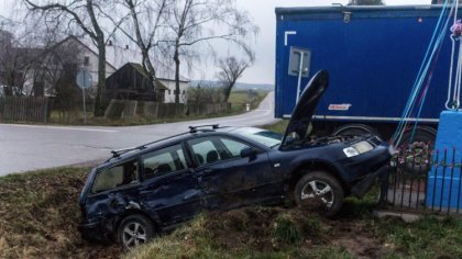 Ostrów Mazowiecka - Kierowca osobowego volkswagena passata nie ustąpił pierwszeń