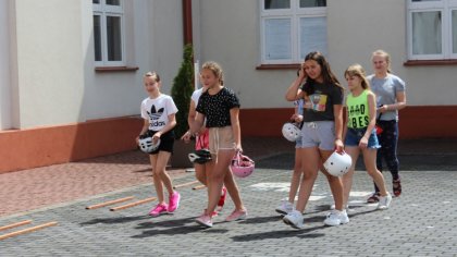 Ostrów Mazowiecka - Uczniowie klas czwartych ostrowskiej 