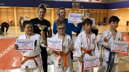 Ostrów Mazowiecka - Młodzicy i kadeci z Ostrowskiego Klubu Karate Kyokushinkai w