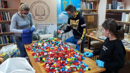 Ostrów Mazowiecka - Przez cały październik członkowie bibliotecznej grupy 