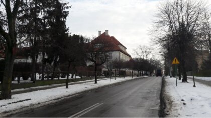 Ostrów Mazowiecka - W niedziele na wschodzie przelotne opady śniegu (1-5cm). Poz