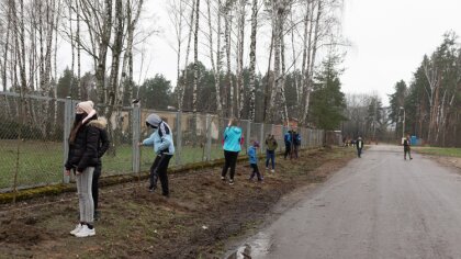 Ostrów Mazowiecka - Uczniowie Szkoły Podstawowej nr 4 im. 18. Pułku Artylerii Le