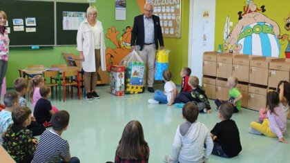 Ostrów Mazowiecka - Na początku tygodnia Urząd Gminy Brok sprezentował zabawki d