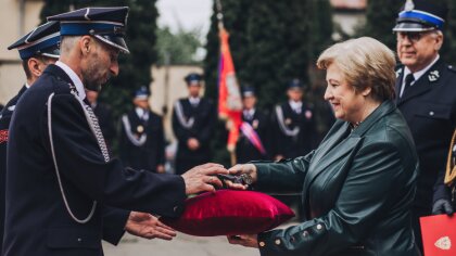 Ostrów Mazowiecka - Przed strażnicą OSP w Broku odbyło się uroczyste przekazanie