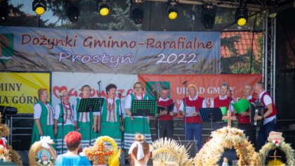 Ostrów Mazowiecka - Na Dożynkach Gminno-Parafialnych w Prostyni kilka zespołów z