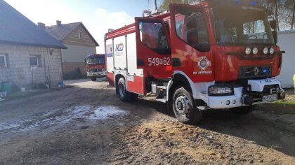 Ostrów Mazowiecka - W Pęchratce Małej doszło do pożaru samochodu osobowego. Na m