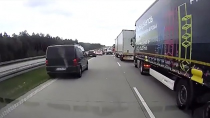 Ostrów Mazowiecka - Wypadek czy kolizja na autostradzie powodują nieraz wielogod