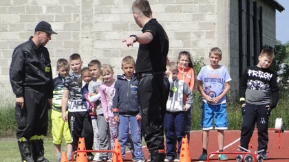 Ostrów Mazowiecka - Piknik z okazji Dnia Dziecka odbył się przy Zespole Szkół w 