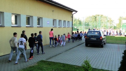 Ostrów Mazowiecka - Około 150 uczniów i pracowników Zespołu Szkół Publicznych w 