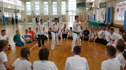 Ostrów Mazowiecka - Zawodnicy z klubu Karate Kyokushin w Bogutach-Piankach szlif