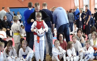 Ostrów Mazowiecka - Pierwsza tegoroczna Mazowiecka Liga Karate za nami. W lidze 