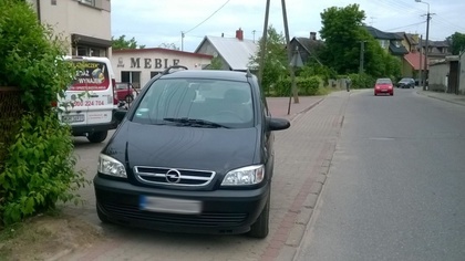 Ostrów Mazowiecka - Czytelnik Michał nadesłał do nas zdjęcia mistrzów parkowania