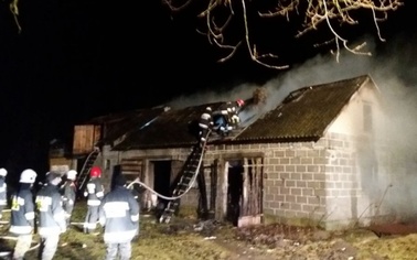 Ostrów Mazowiecka - Do bardzo groźnie wyglądającego pożaru doszło w poniedziałek