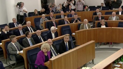 Ostrów Mazowiecka - Przed godziną 2 w nocy z piątku na sobotę Senat przyjął bez 