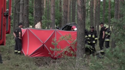 Ostrów Mazowiecka - Trzy osoby nie żyją po wypadku na drodze między miejscowości