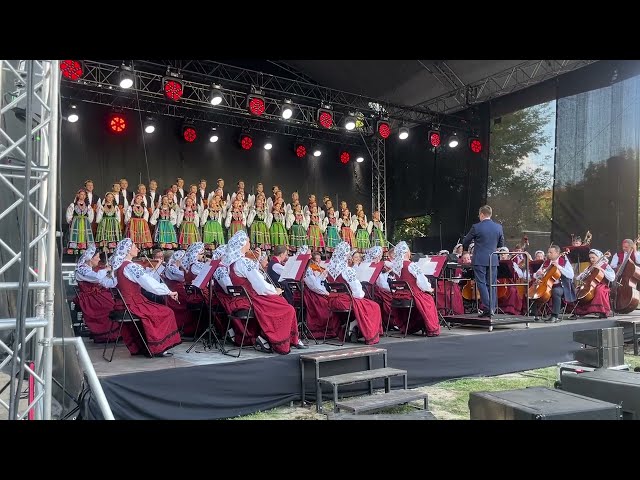Koncert PZLPiTańca 'Mazowsze' w Ostrowi Mazowieckiej